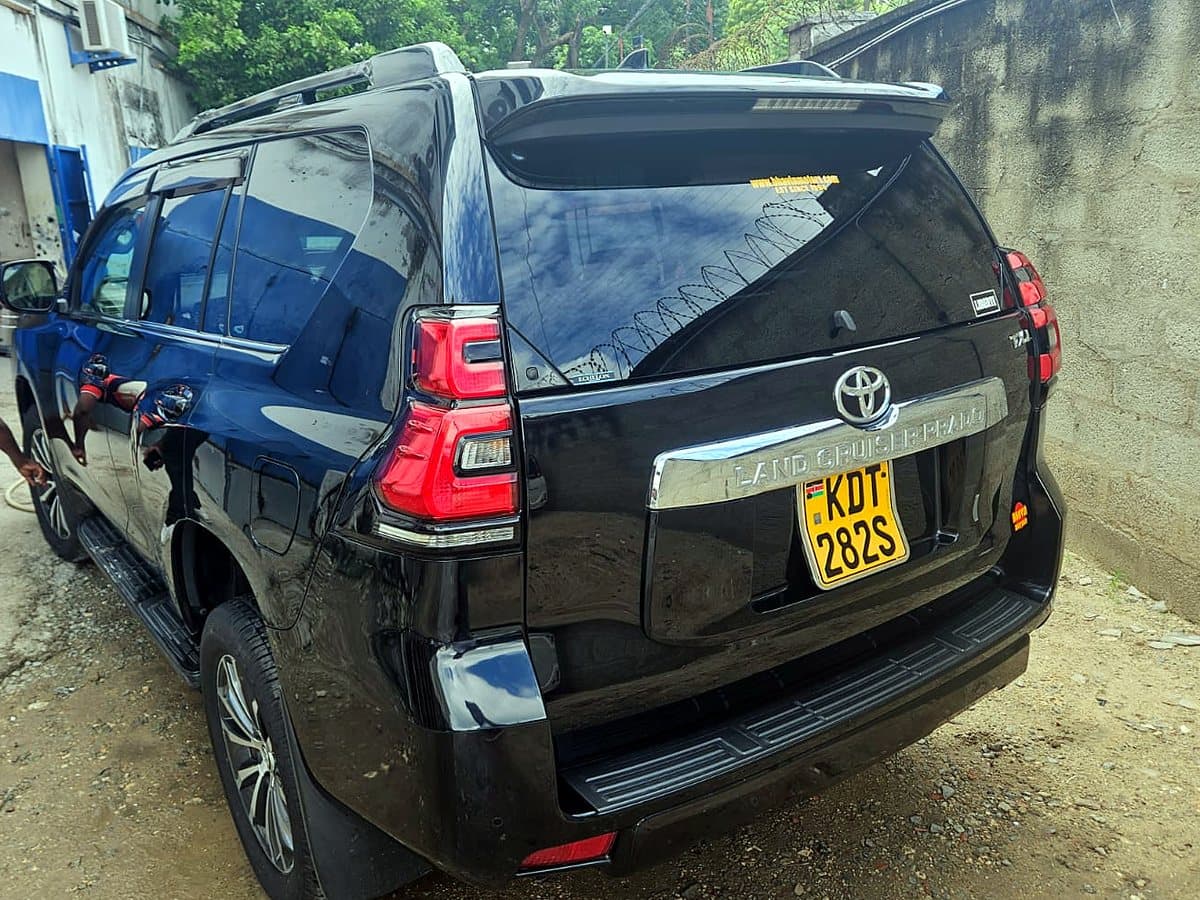 Frasha's black Toyota Land Cruiser Prado TX-L